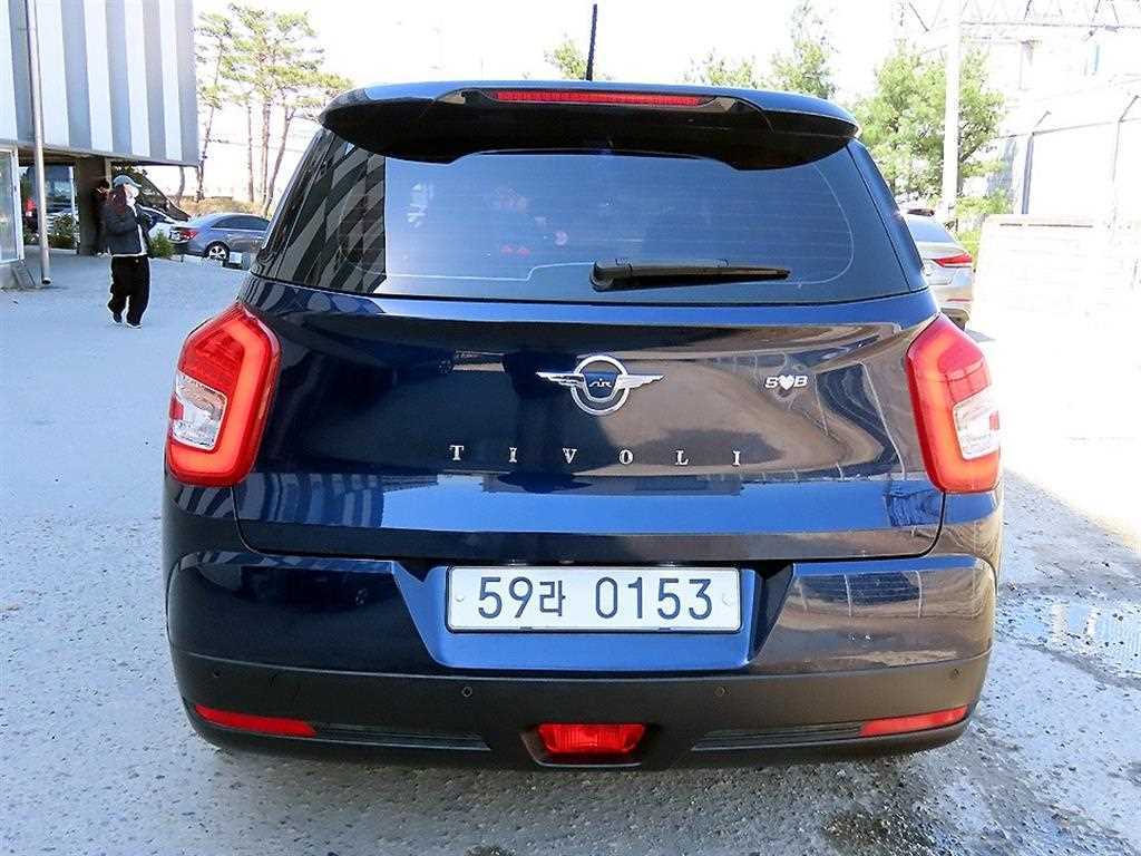 Ssangyong Tivoli - Vista 4