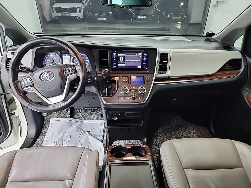 Toyota Siena - Vista 7