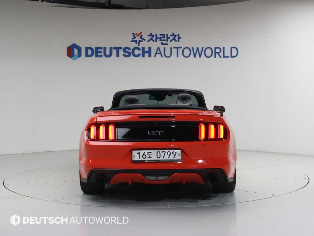 Ford Mustang - Vista 3