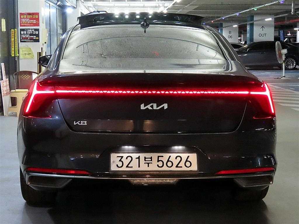 KIA K8 - Vista 5