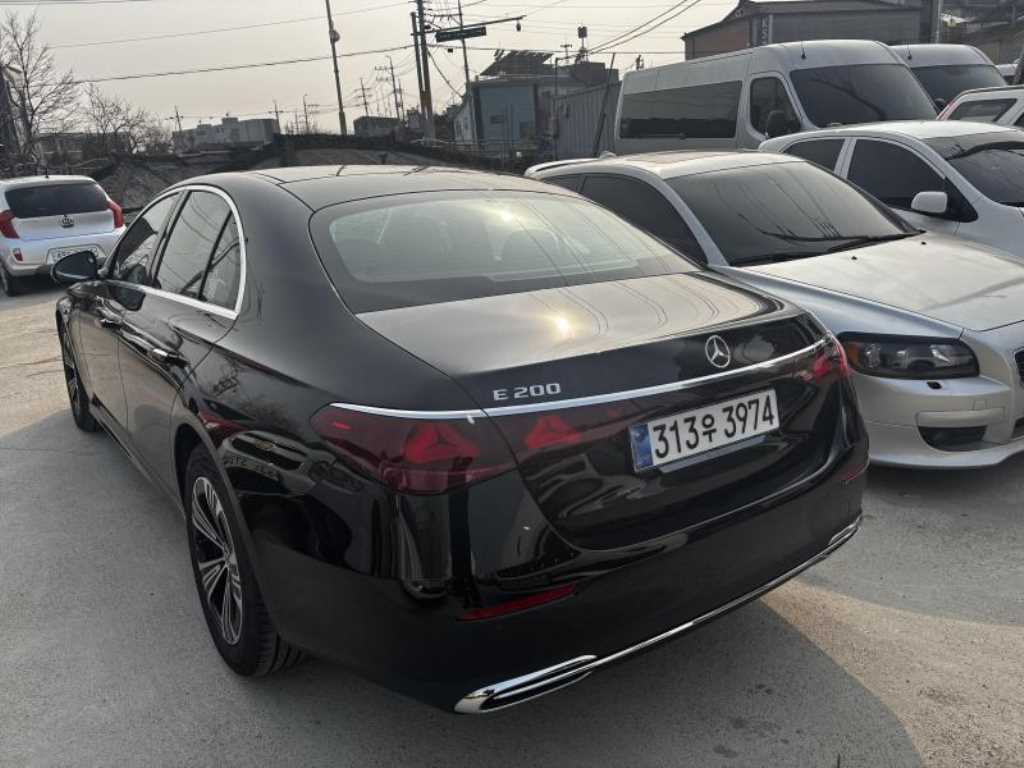 Mercedes Benz E class - Vista 3