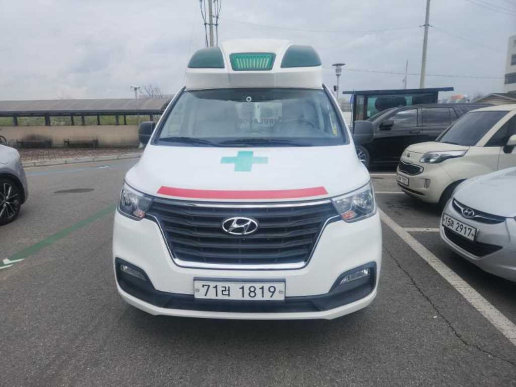 HYUNDAI Starex - Vista 2