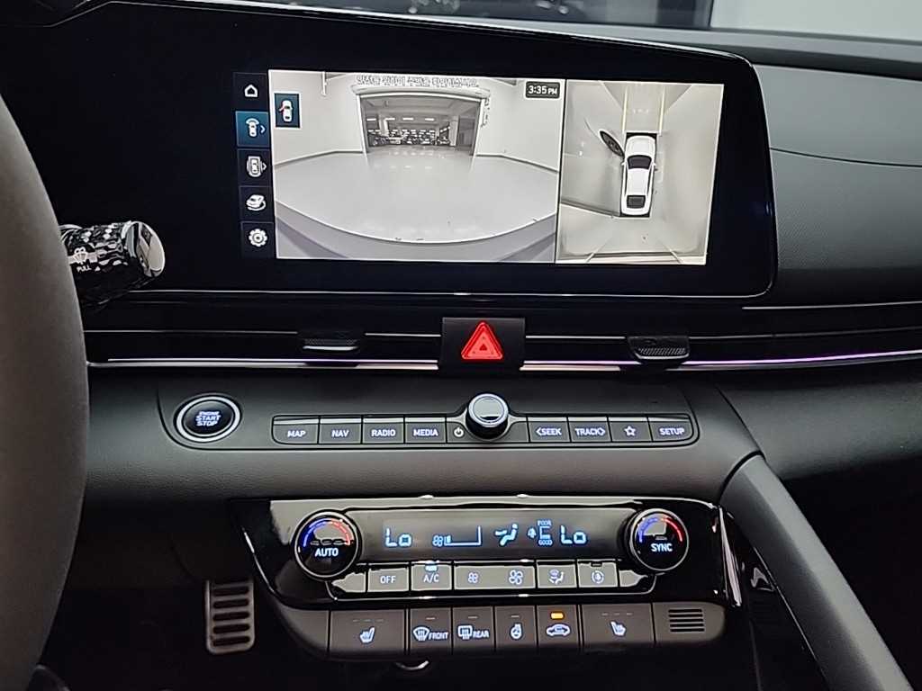 HYUNDAI Avante - Vista 10