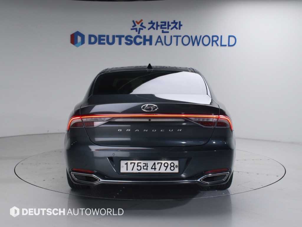 HYUNDAI Grandeur - Vista 4