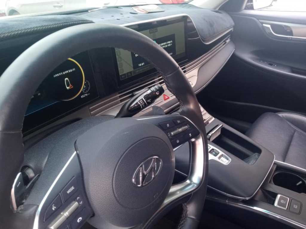 HYUNDAI Grandeur - Vista 7