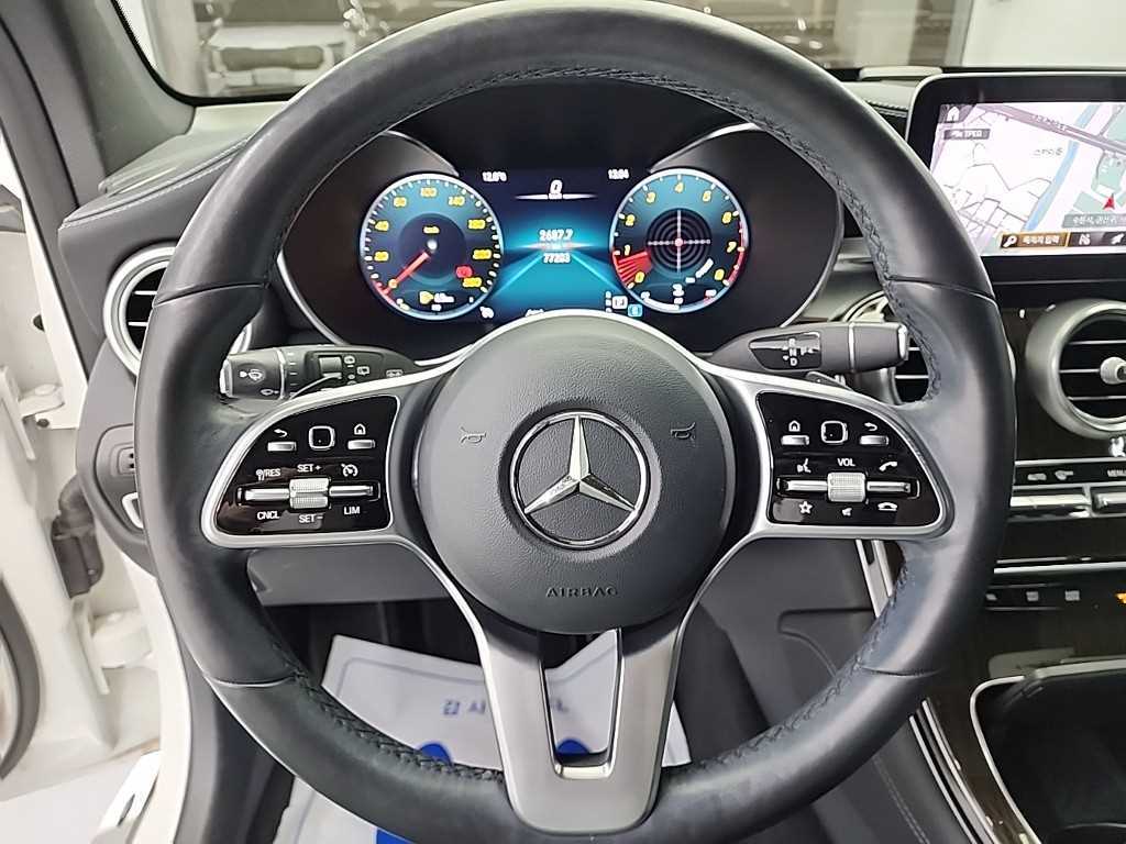 Mercedes Benz GLC Class - Vista 9