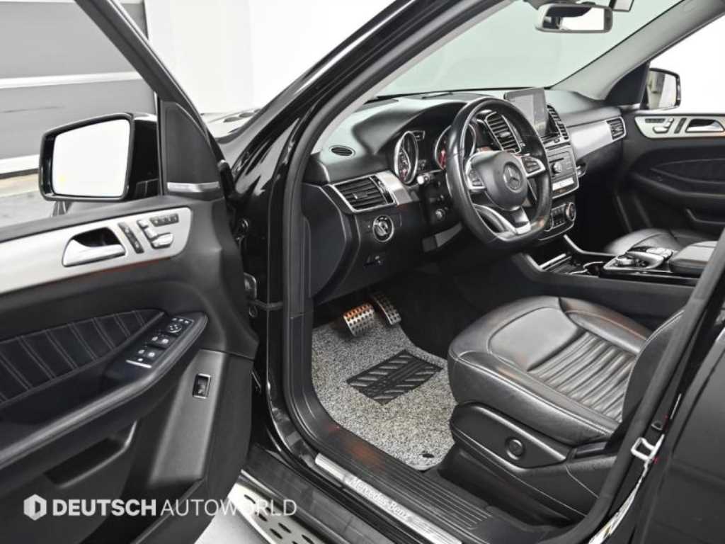 Mercedes Benz GLE Class - Vista 11