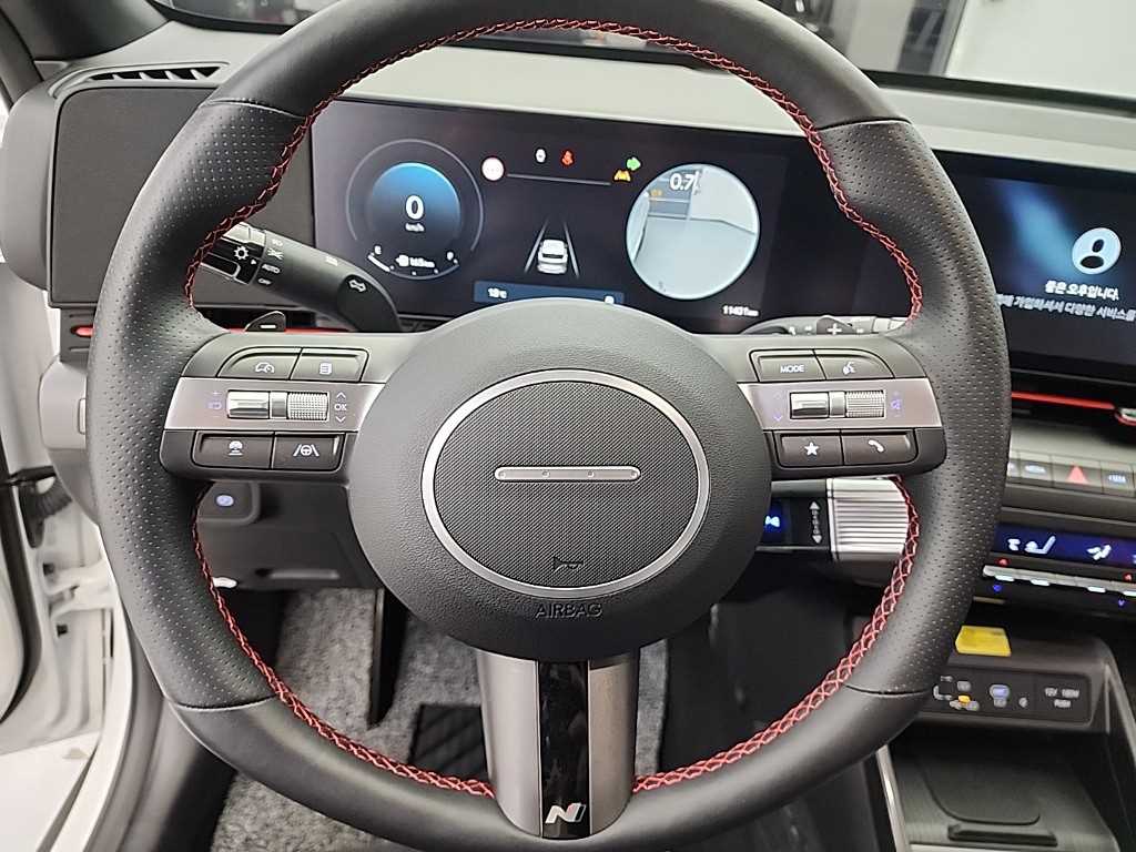 HYUNDAI Kona - Vista 9