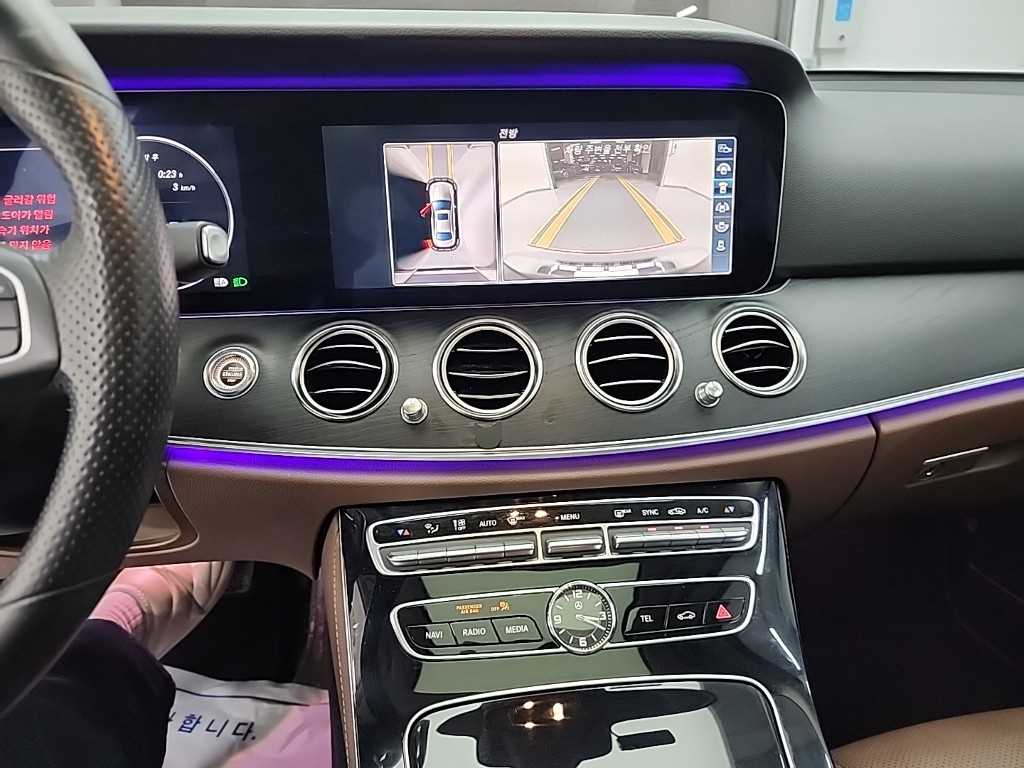 Mercedes Benz E class - Vista 10