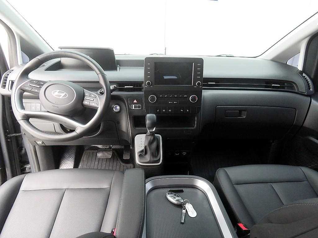 HYUNDAI Staria - Vista 9