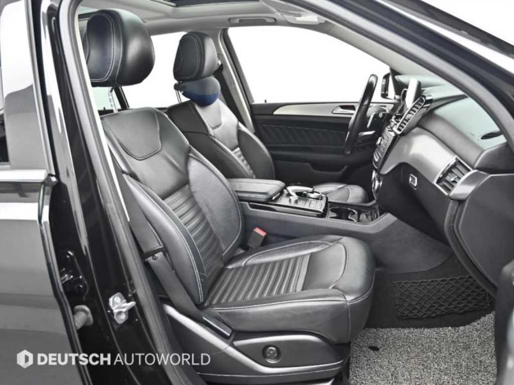 Mercedes Benz GLE Class - Vista 10