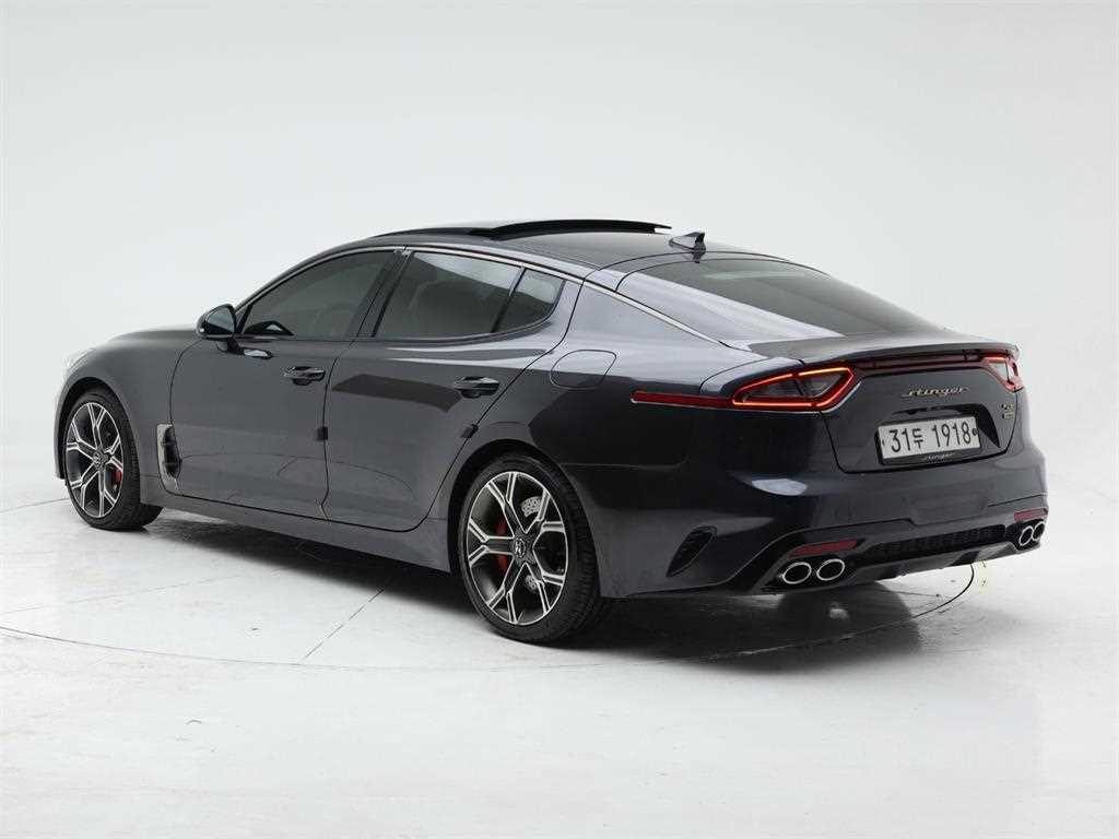KIA Stinger - Vista 4