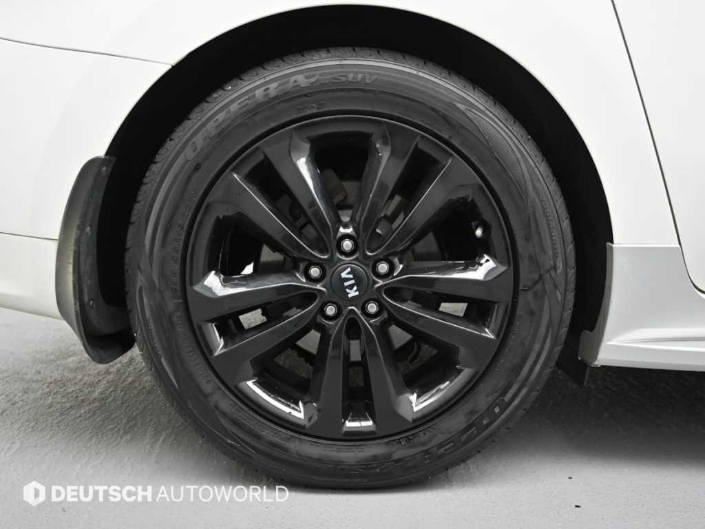 KIA Carnival - Vista 5