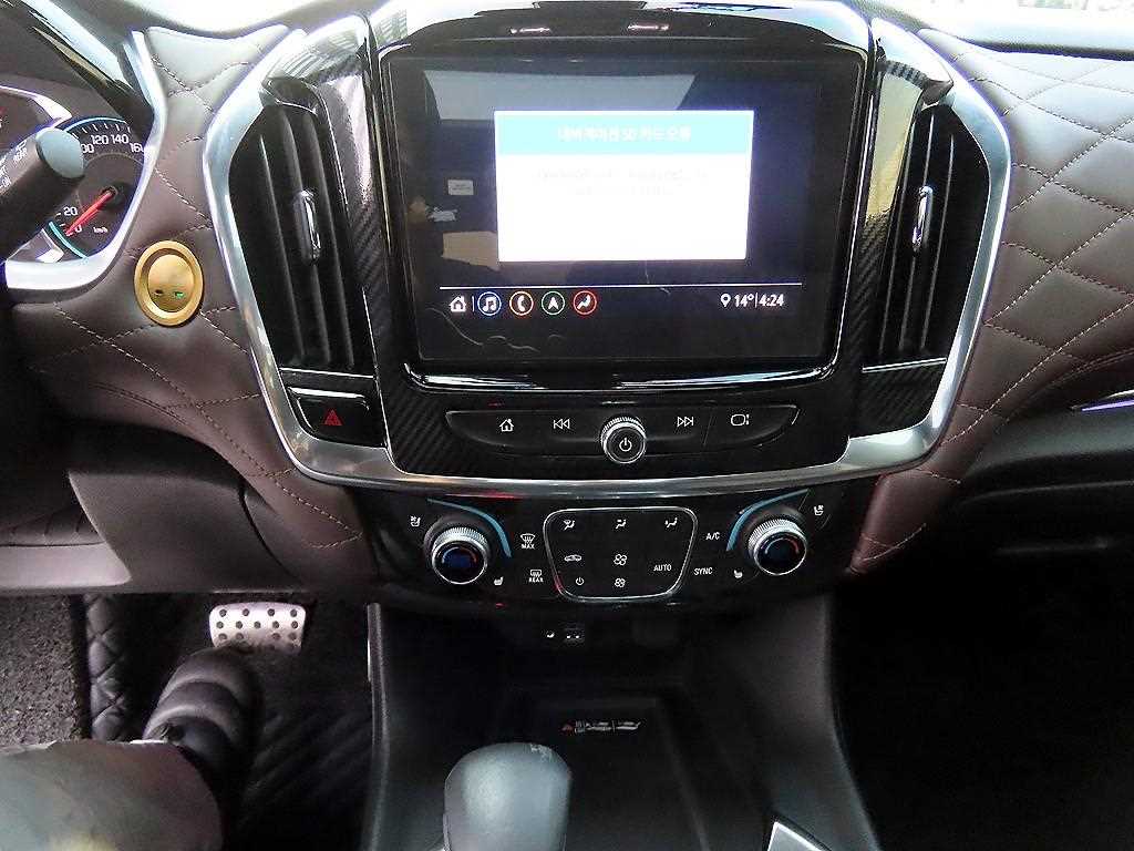 Chevrolet Travers - Vista 12