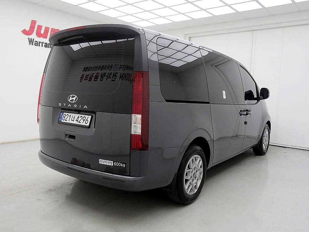 HYUNDAI Staria - Vista 4