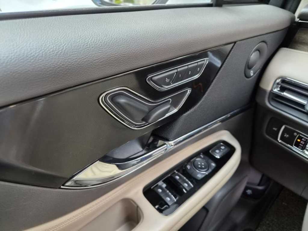 Lincoln Corsair - Vista 9