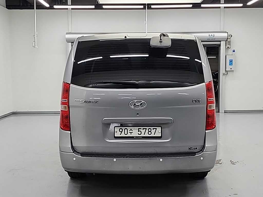 HYUNDAI Starex - Vista 3