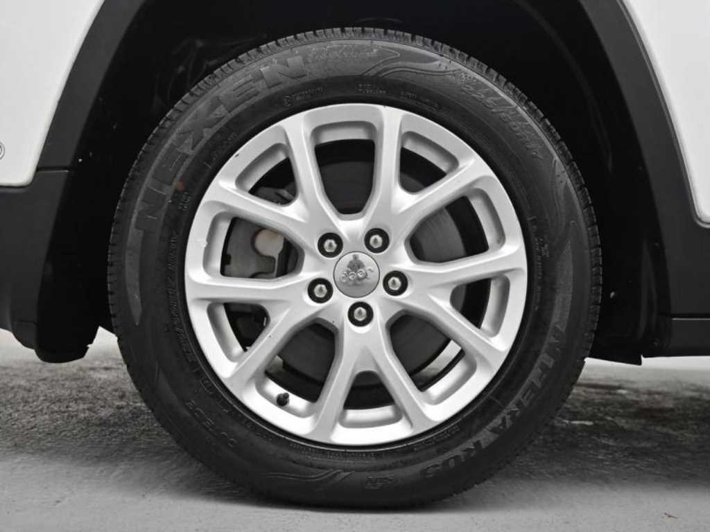 Jeep Cherokee - Vista 5