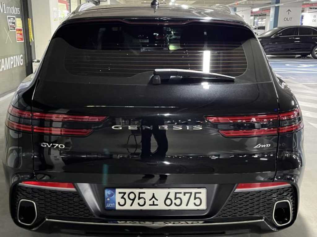 Genesis GV70 - Vista 5