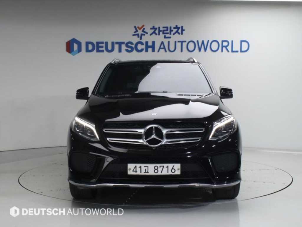 Mercedes Benz GLE Class - Vista 3