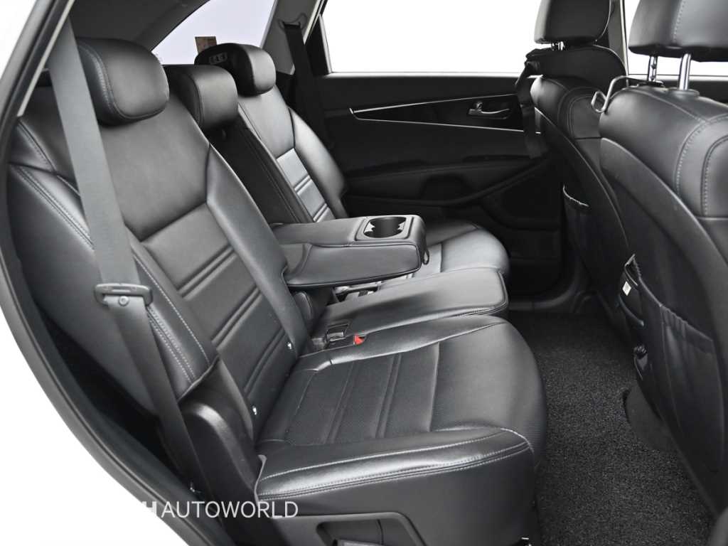 KIA Sorento - Vista 12