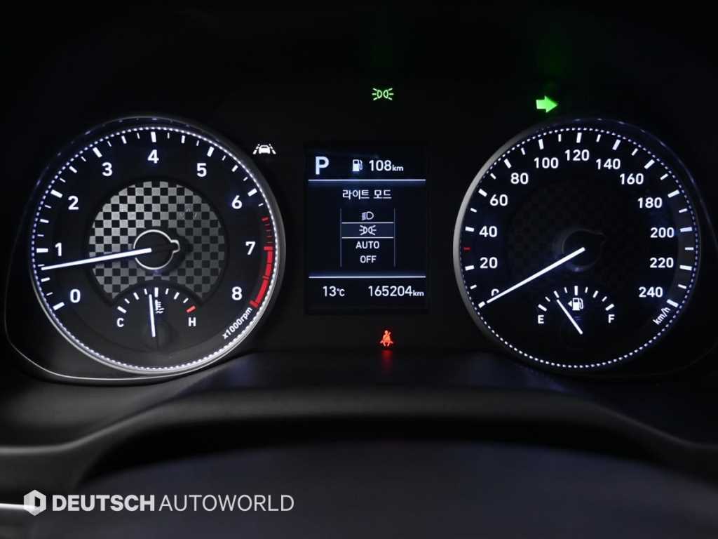 HYUNDAI Avante - Vista 8