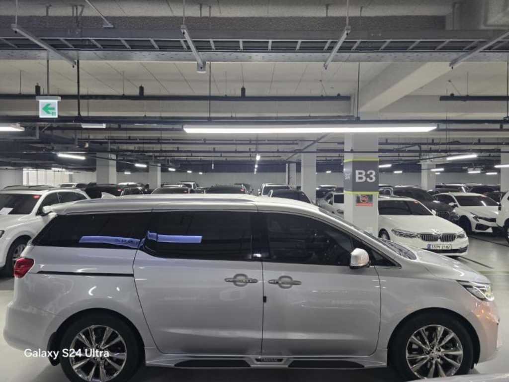 KIA Carnival - Vista 7