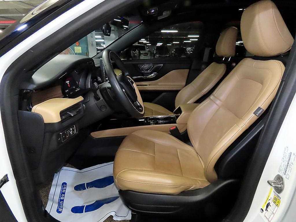 Lincoln Corsair - Vista 6