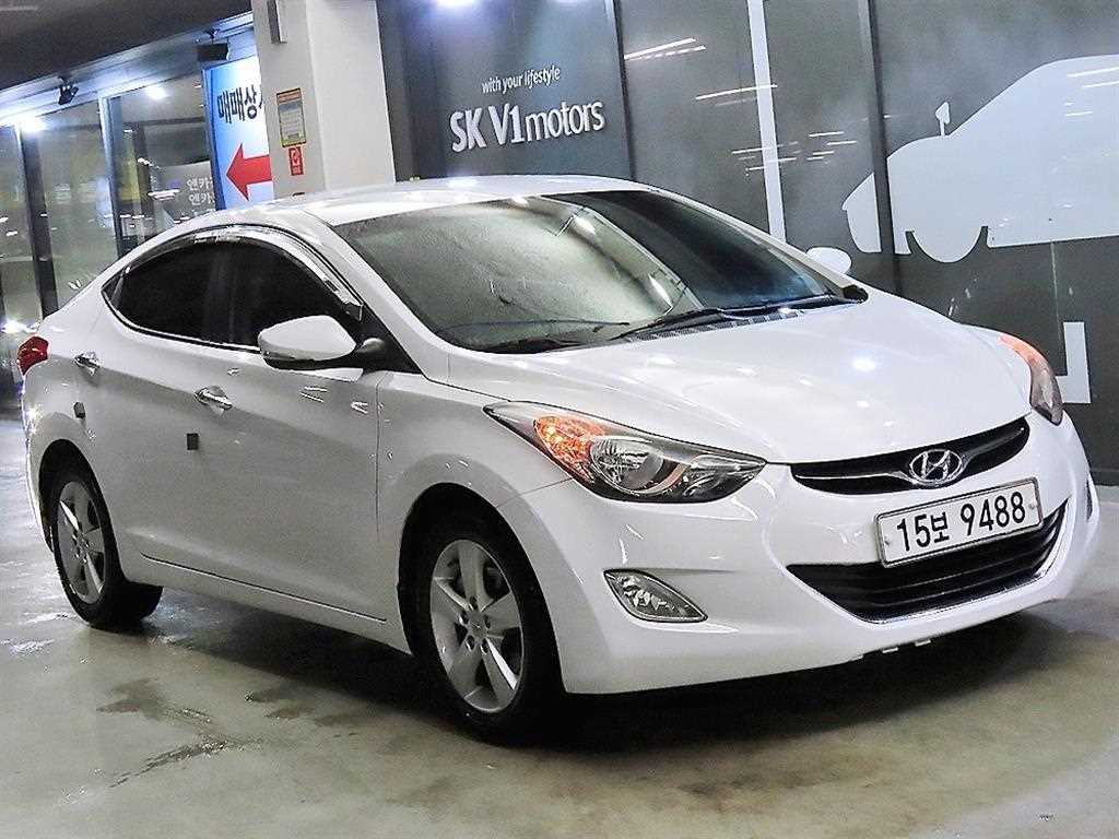 HYUNDAI Avante 2011 Blanco - Importación desde Corea - HF Imports Iquique - Foto 1