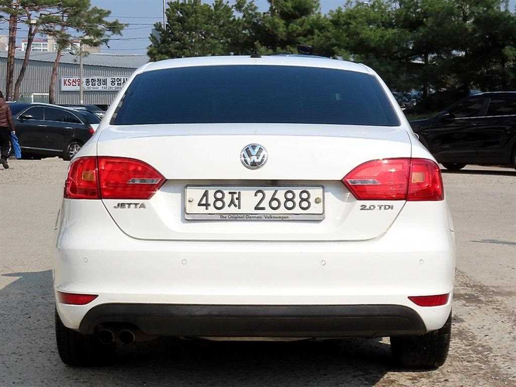 Volkswagen Jetta - Vista 4