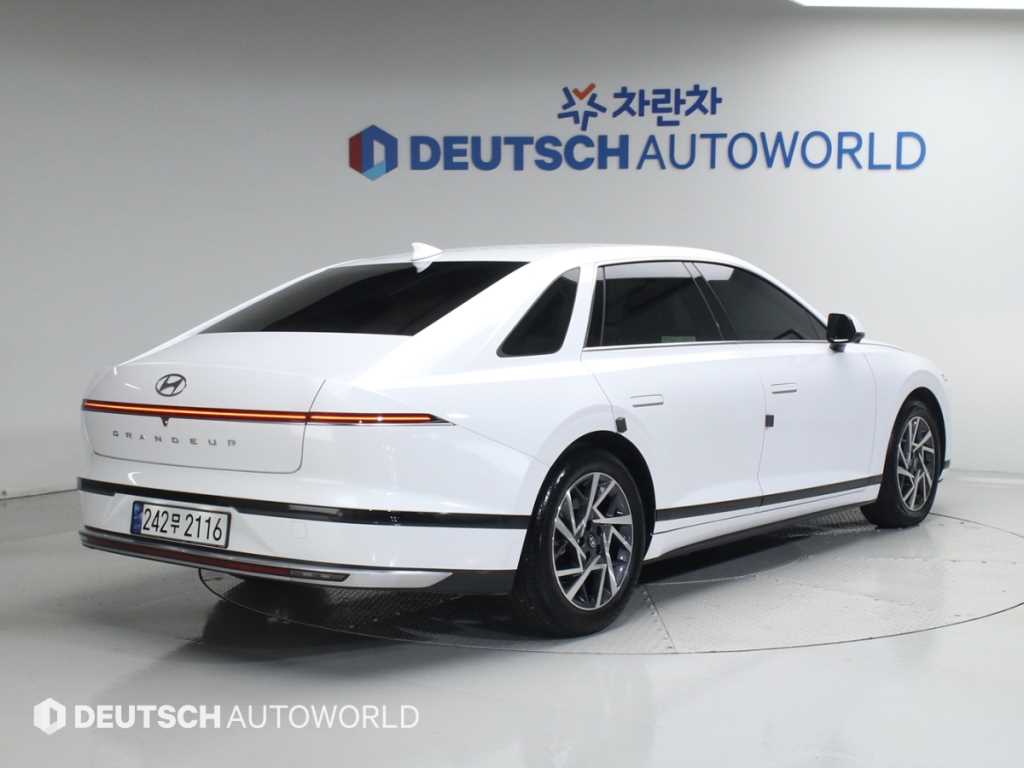 HYUNDAI Grandeur - Vista 2