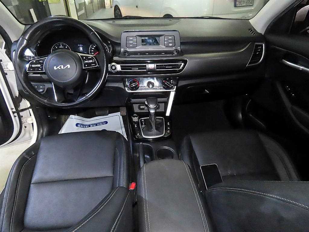 KIA Seltos - Vista 10