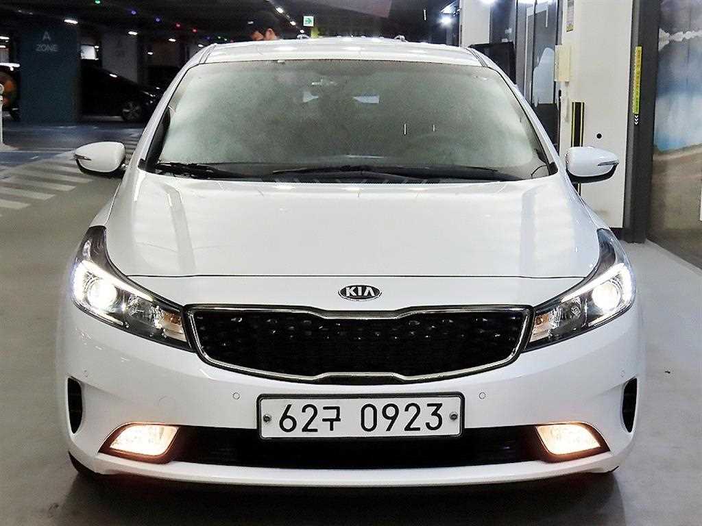 KIA K3 2016 Blanco - Importación desde Corea - HF Imports Iquique - Foto 1