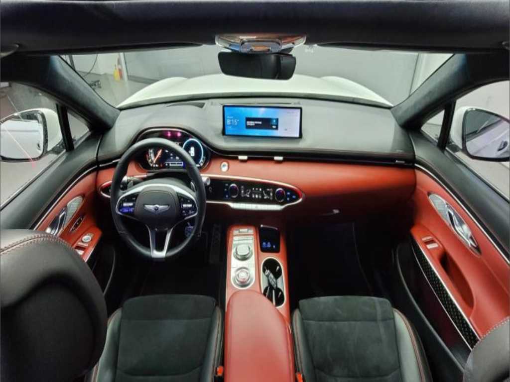 Genesis GV70 - Vista 6