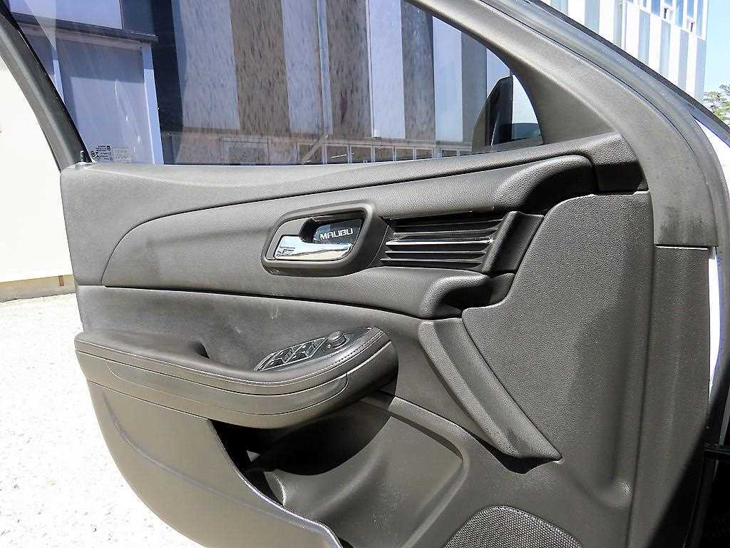 Chevrolet Malibu - Vista 11