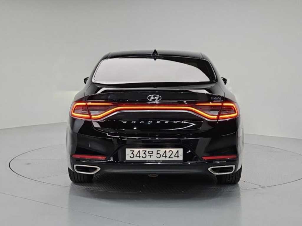 HYUNDAI Grandeur - Vista 3