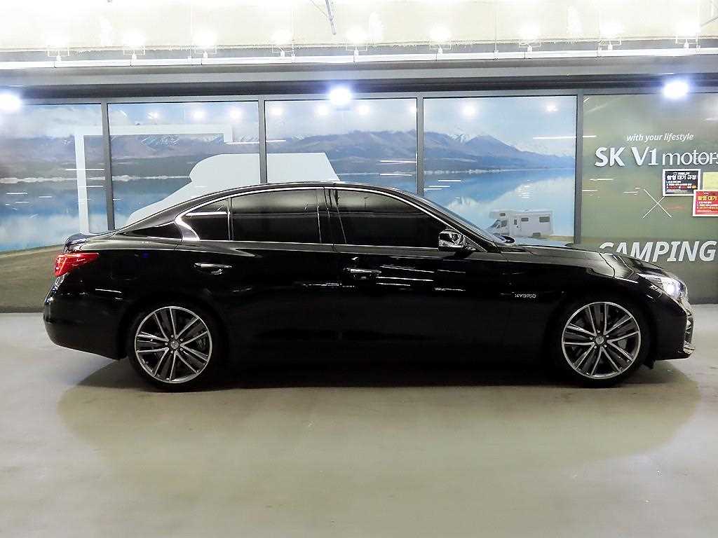 Infiniti Q - Vista 3