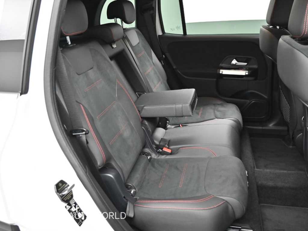 Mercedes Benz GLB Class - Vista 12