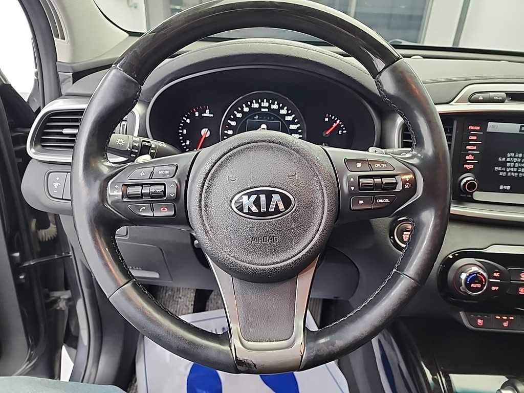KIA Sorento - Vista 9