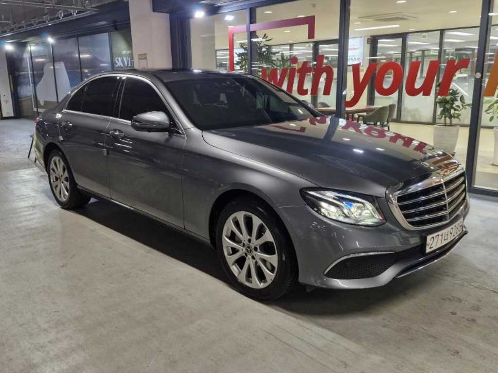 Mercedes Benz E class - Vista 2