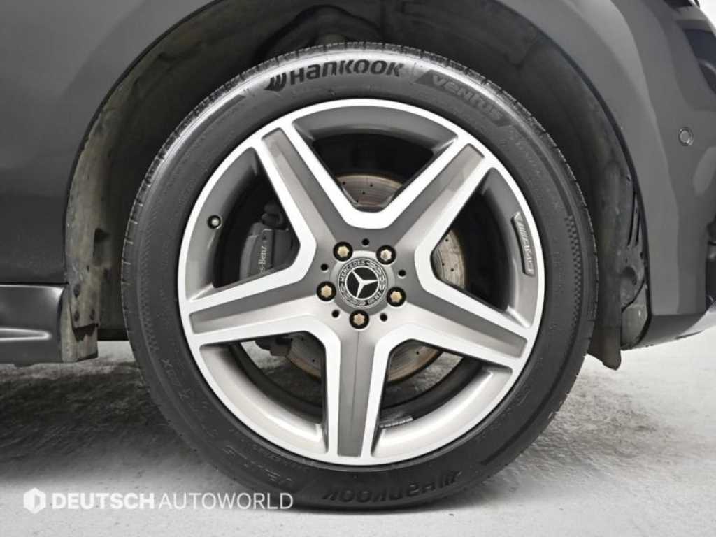 Mercedes Benz GLE Class - Vista 5