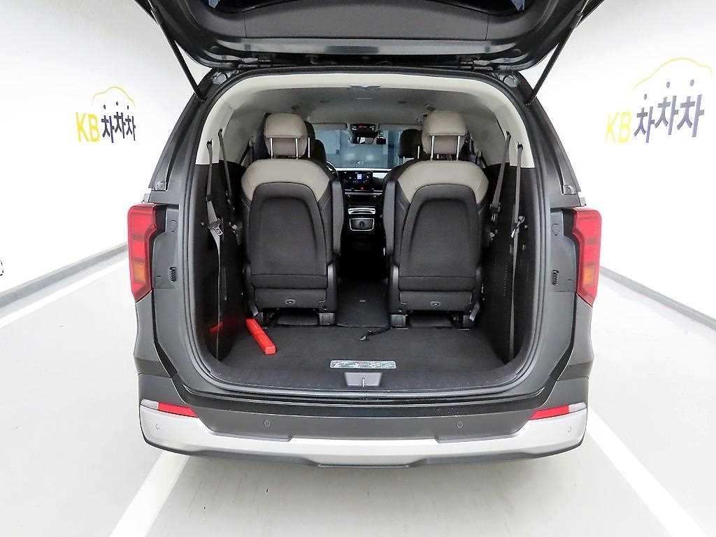 KIA Carnival - Vista 5