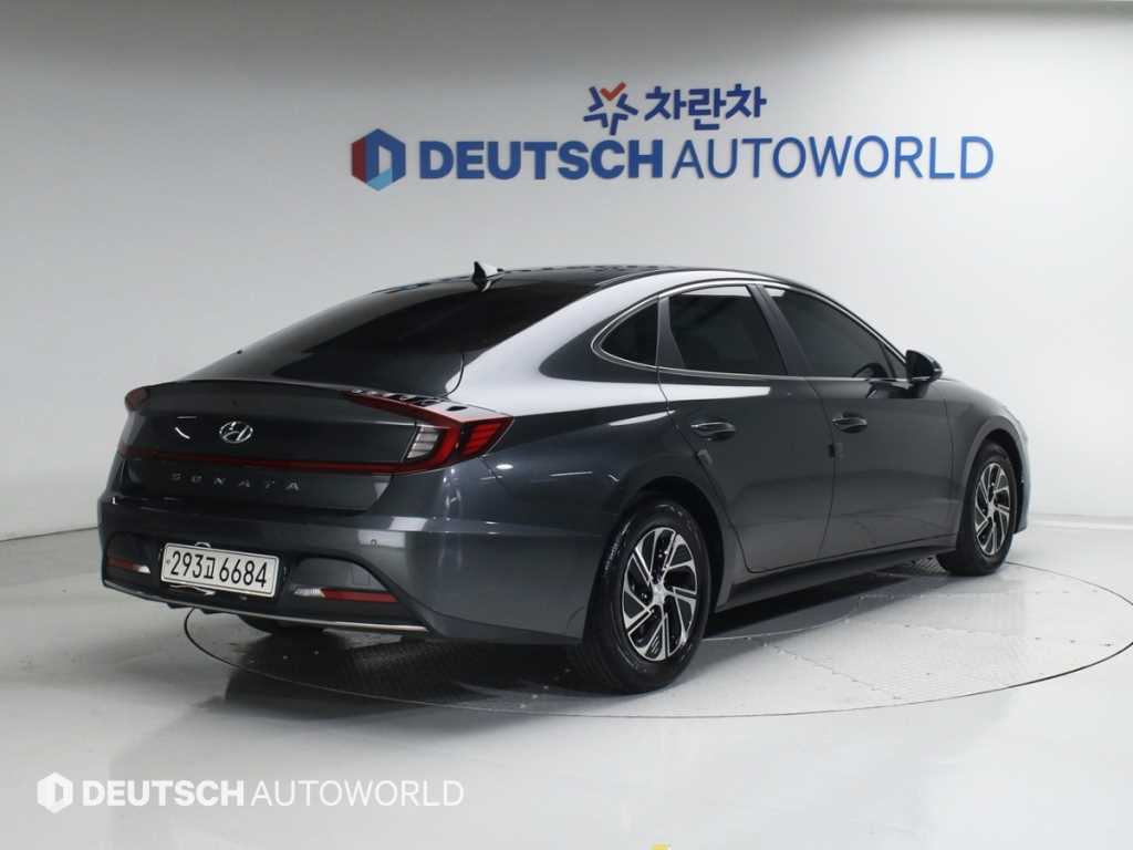 HYUNDAI Sonata - Vista 2