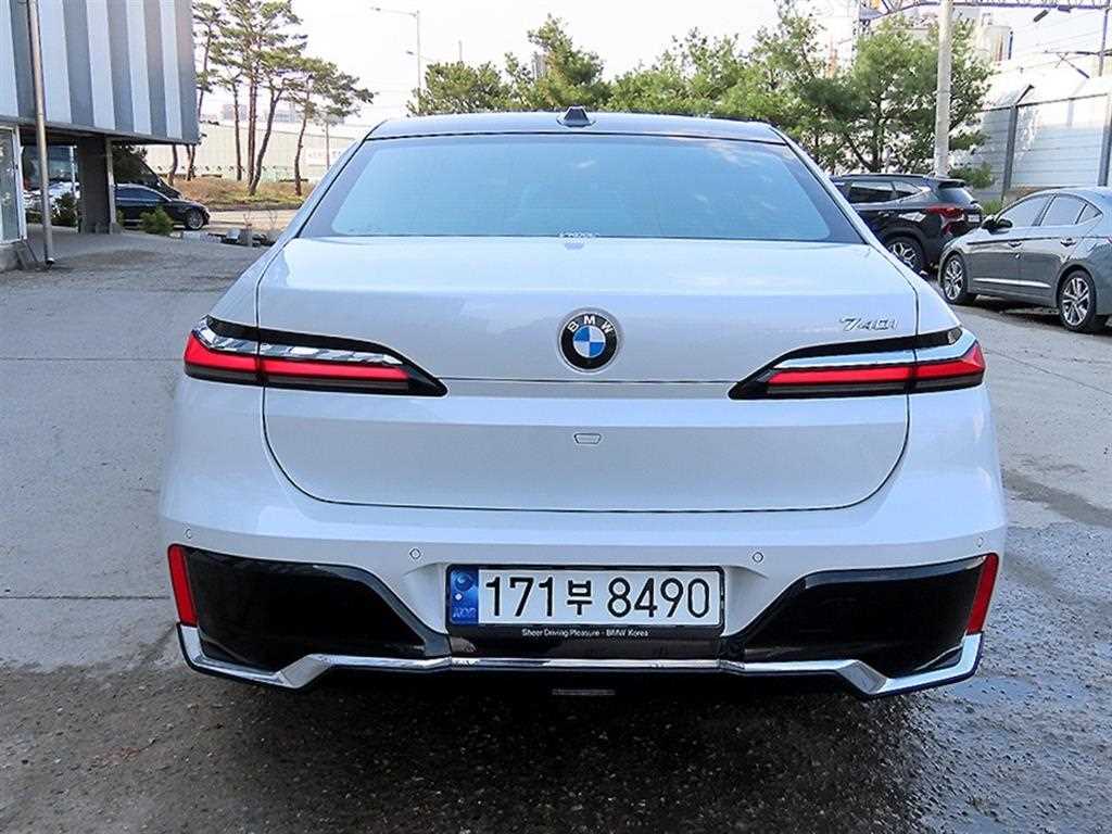 BMW 7 Series - Vista 4