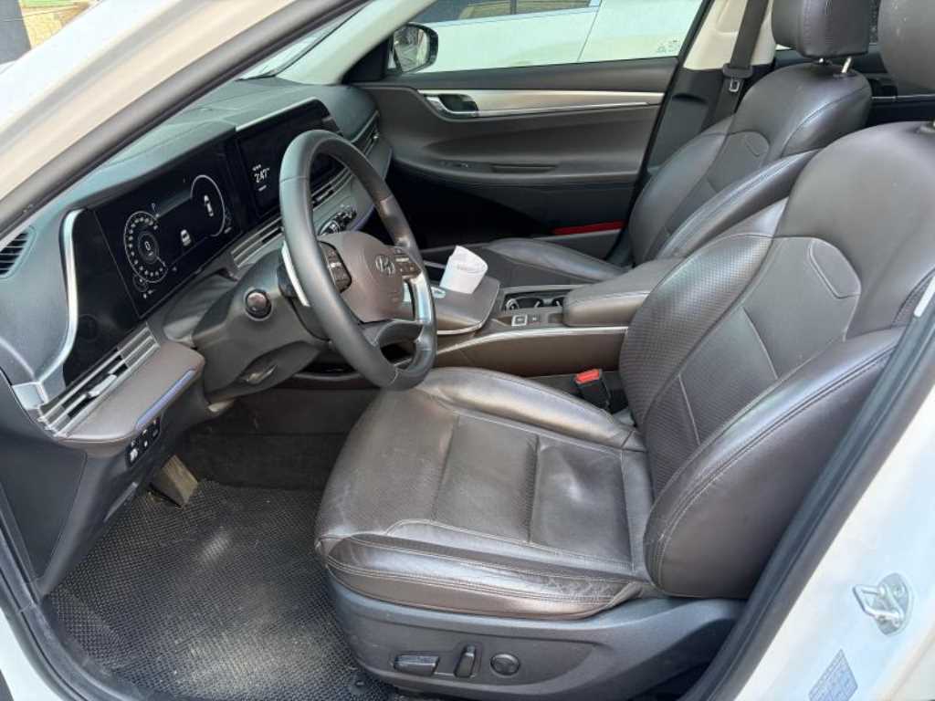 HYUNDAI Grandeur - Vista 4