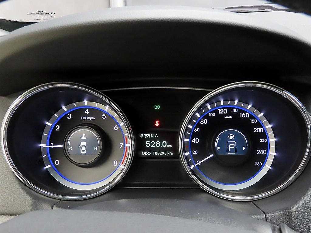 HYUNDAI Sonata - Vista 8