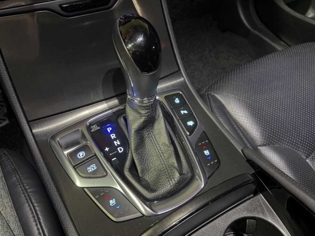 HYUNDAI Grandeur - Vista 9