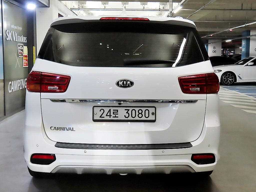 KIA Carnival - Vista 5