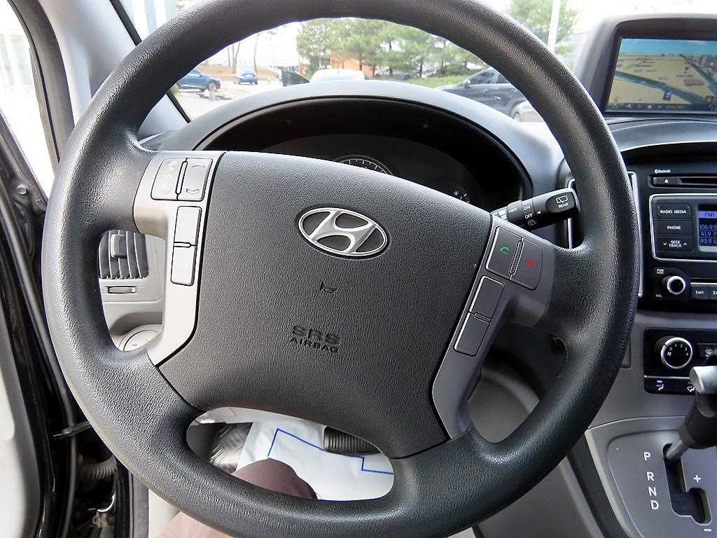 HYUNDAI Starex - Vista 8