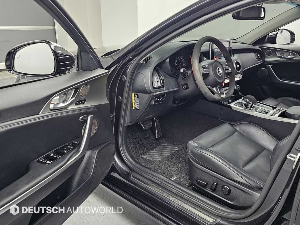 KIA Stinger - Vista 11